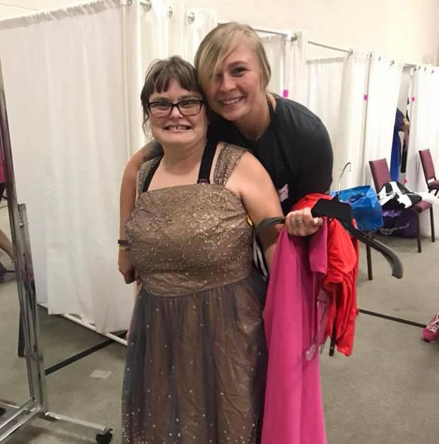 Cinderella's Closet: Volunteers give away prom dresses to help